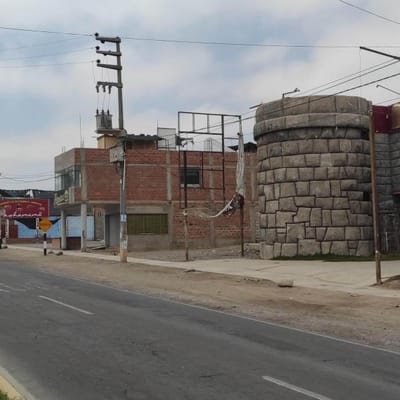 Se vende amplio Restaurante en buena zona de la avenida principal de Calana