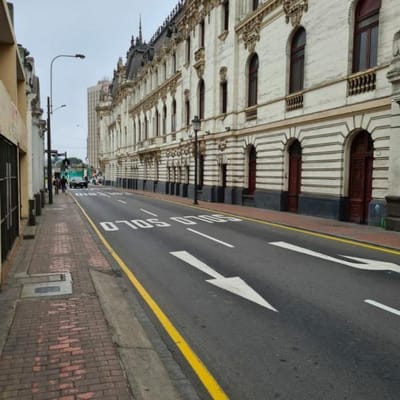 ALQUILO OFICINA EN CARABAYA