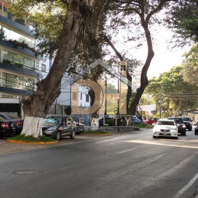 GRAN OPORTUNIDAD!! BAJO DE PRECIO    Se vende  Casa como Terreno en  Barranco.