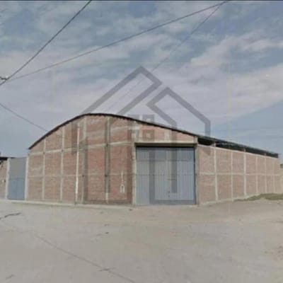 Almacén en esquina de 600m2