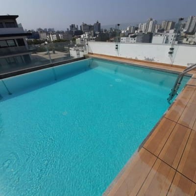 SE VENDE DEPA EN LOS ROBLES PISO 3 SAN ISIDRO! CLUB HOUSE! VISTA EXTERIOR!