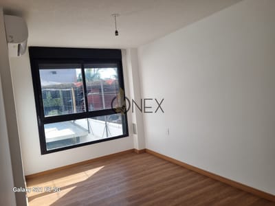 Se vende apartamento amplio estrenar en Malvín, Montevideo.