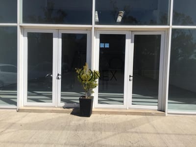 Alquiler Gran local de 330 M2 con vista a ruta 39 Maldonado