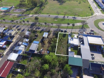 TERRENO SOBRE AVENIDA FRENTE A PLAYA PAYSANDU