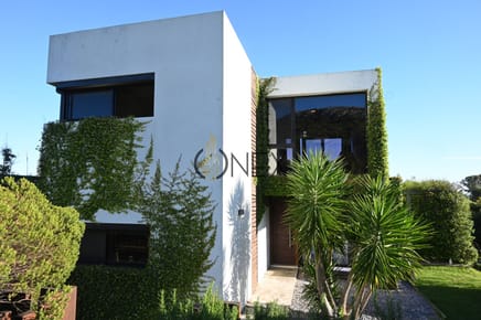 SE VENDE EXCELENTE PROPIEDAD EN PLAYA HERMOSA, PIRIAPOLIS, DE TRES DORMITORIOS