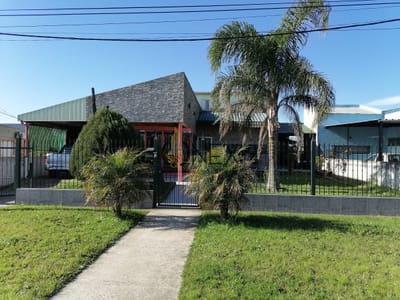 Se vende casa 5 dormitorios excelente ubicación en Tacuarembó