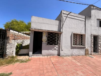 CASA A RECICLAR EN VENTA UBICACIÓN ESTRATÉGICA
