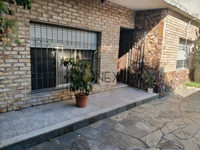 Se vende casa de 3 dormitorios en Villa Española