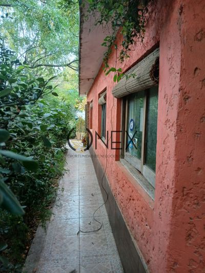 Se vende casa en Las Toscas sur.
