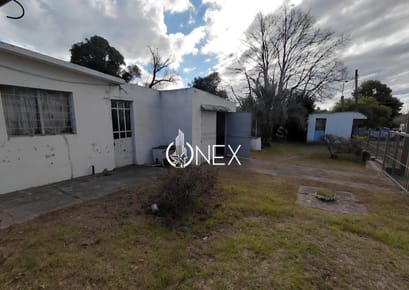 Venta de Casa Esquina con Galpón y Local Pequeño en Empalme Olmos a 5 minutos de Pando y ruta 8.