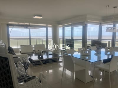 Venta apartamento de 3 dormitorios en suite más dep de servicio, en edificio Imperiale 1 .