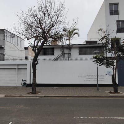 CASA COMO TERRENO CON LICENCIAS Y PERMISOS PARA INICIAR OBRA
