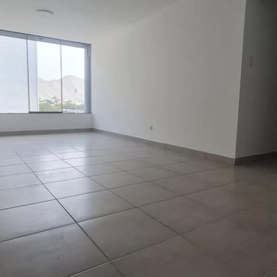Oficina  Ambientes  m  con  cochera