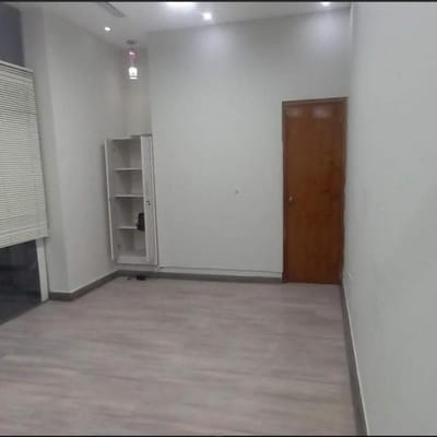VENDO OFICINA CÉNTRICA