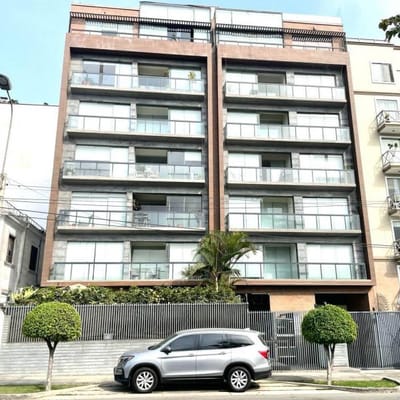 BAJO DE PRECIO Venta de acogedor Dpto frente a parque en San Antonio Miraflores