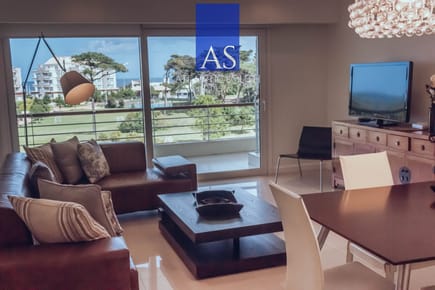 Venta de maravilloso departamento penthouse en complejo privado de Playa Mansa