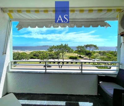 Loft monoambiente reciclado frente al mar con terraza y cochera Playa Mansa Punta del Este