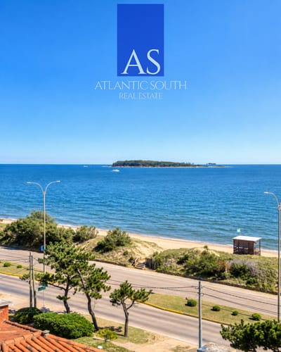 Apartamento frente al mar 2 dormitorios terraza garage doble bajos gastos Playa Mansa Punta del Este