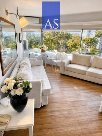 Apartamento de 2 Dormitorios reciclado con garage en Roosevelt Punta del Este