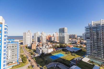 VENTA APARTAMENTO DOS DORMITORIOS PUNTA DEL ESTE EDIFICIO FOREST TOWER II