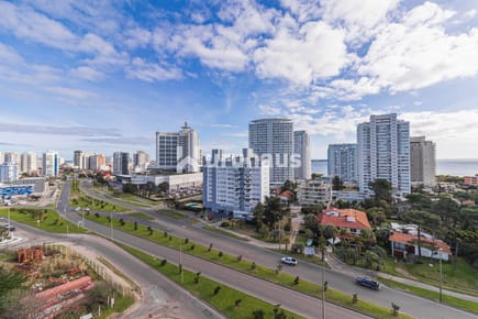 VENTA APARTAMENTO DOS DORMITORIOS PLAYA MANSA EDIFICIO ALEXANDER BOULEVARD