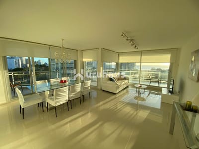 Apartamento de 3 dormitorios en venta en primeras paradas de playa mansa