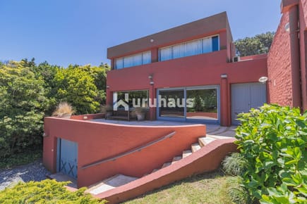 ALQUILER CASA CINCO DORMITORIOS PUNTA DEL ESTE EDIFICIO RINCON DEL INDIO