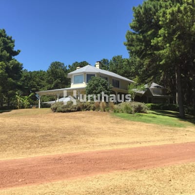 VENTA MANSION ONCE DORMITORIOS COLONIA