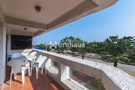 VENTA APARTAMENTO DOS DORMITORIOS PUNTA DEL ESTE MANSA PRIMERA LINEA