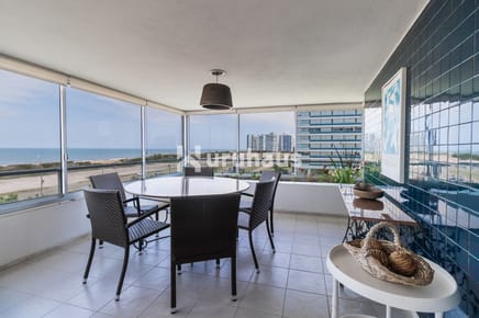 VENTA APARTAMENTO TRES DORMITORIOS PUNTA DEL ESTE EDIFICIO TIBURON I