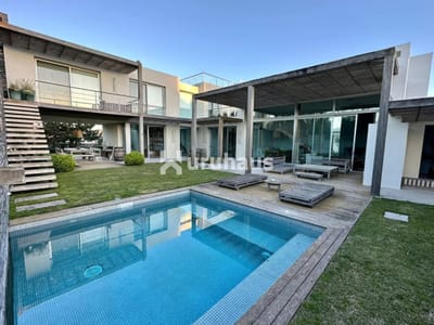 Casa en alquiler, de 4 dormitorios, en Jose Ignacio, Club de Mar!