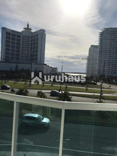 ALQUILER APARTAMENTO DOS DORMITORIOS PLAYA MANSA PUNTA DEL ESTE CASINO TOWER
