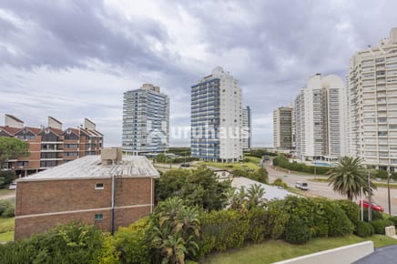 ALQUILER APARTAMENTO PUNTA DEL ESTE PLAYA BRAVA