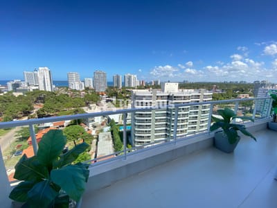 VENTA APARTAMENTO TRES DORMITORIOS PUNTA DEL ESTE PARRILLERO PROPIO