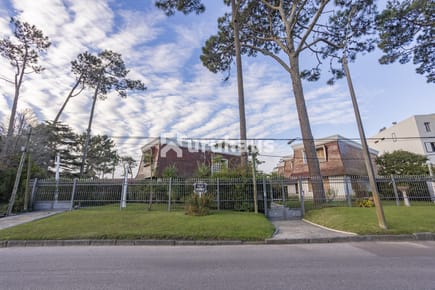VENTA CASA 2 DORMITORIOS MANSA PARADA 10
