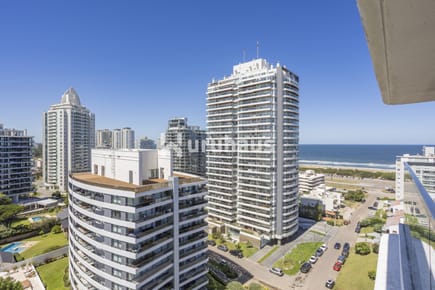 VENTA CHRONOS PUNTA DEL ESTE  PLAYA BRAVA