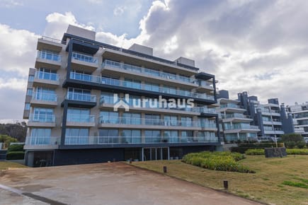 VENTA APARTAMENTO TRES DORMITORIOS PUNTA DEL ESTE PLAYA BRAVA BLUE MARINE