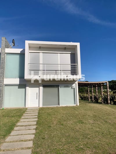 ALQUILER CASA TRES DORMITORIOS PUNTA DEL ESTE SILENTE