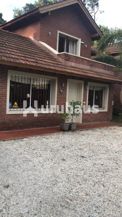 VENTA CASA TRES DORMITORIOS PUNTA DEL ESTE CANTEGRIL