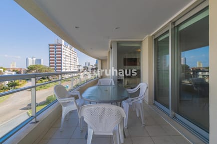VENTA APARTAMENTO PUNTA DEL ESTE AIDY GRILL EDIFICIO FOREST TOWER I
