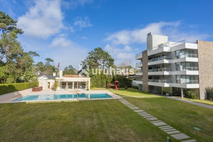 ALQUILER APARTAMENTO DOS DORMITORIOS PUNTA DEL ESTE EDIFICIO RINCON DEL BOSQUE