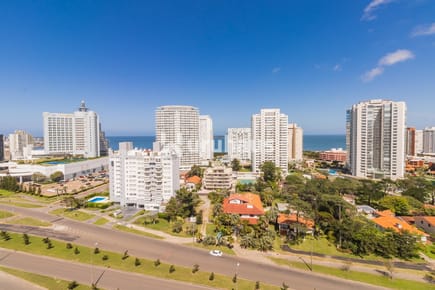 ALQUILER APARTAMENTO DOS DORMITORIOS PUNTA DEL ESTE EDIFICIO ALEXANDER BOULEVARD
