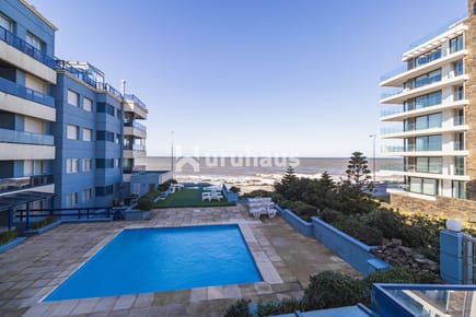 VENTA APARTAMENTO TRES DORMITORIOS PUNTA DEL ESTE PENINSULA