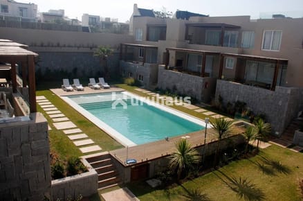 VENTA APARTAMENTO CUATRO DORMITORIOS MONTOYA EDIFICIO BAHIA DE MONTOYA