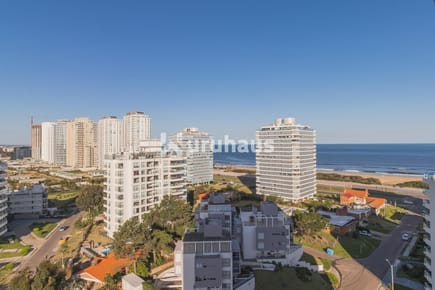 VENTA APARTAMENTO DOS DORMITORIOS PUNTA DEL ESTE EDIFICIO WIND TOWER