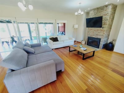 Venta Casa 3 Dormitorios En Altos De La Tahona Con Piscina