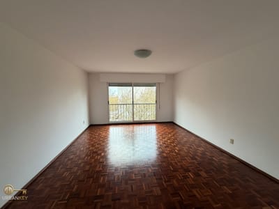 ALQUILER APARTAMENTO LUMINOSO DE 2 DORMITORIOS AL FRENTE – PARQUE RODÓ | CORDÓN