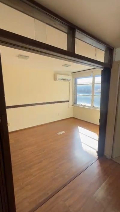 APARTAMENTO EN VENTA DE 5 DORMITORIOS 2 BAÑOS EN EXCELENTE PUNTO DEL CENTRO