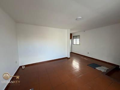 Alquiler apartamento tipo casa 1 dormitorio con patio sin gastos comunes Buceo