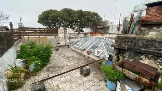 VENTA APARTAMENTO 3 DORMITORIOS AZOTEA EN JACINTO VERA SIN GASTOS COMUNES